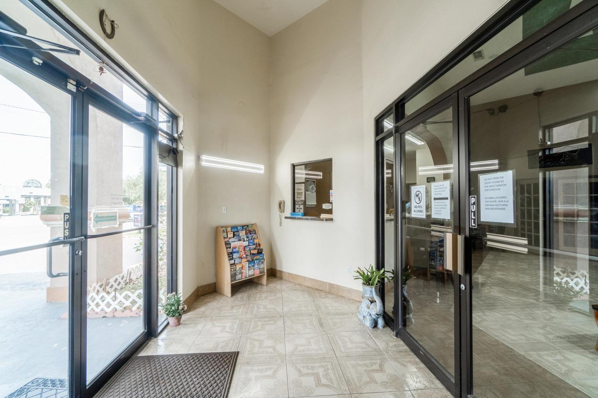 Plaza Inn&Suites Harlingen Esterno foto