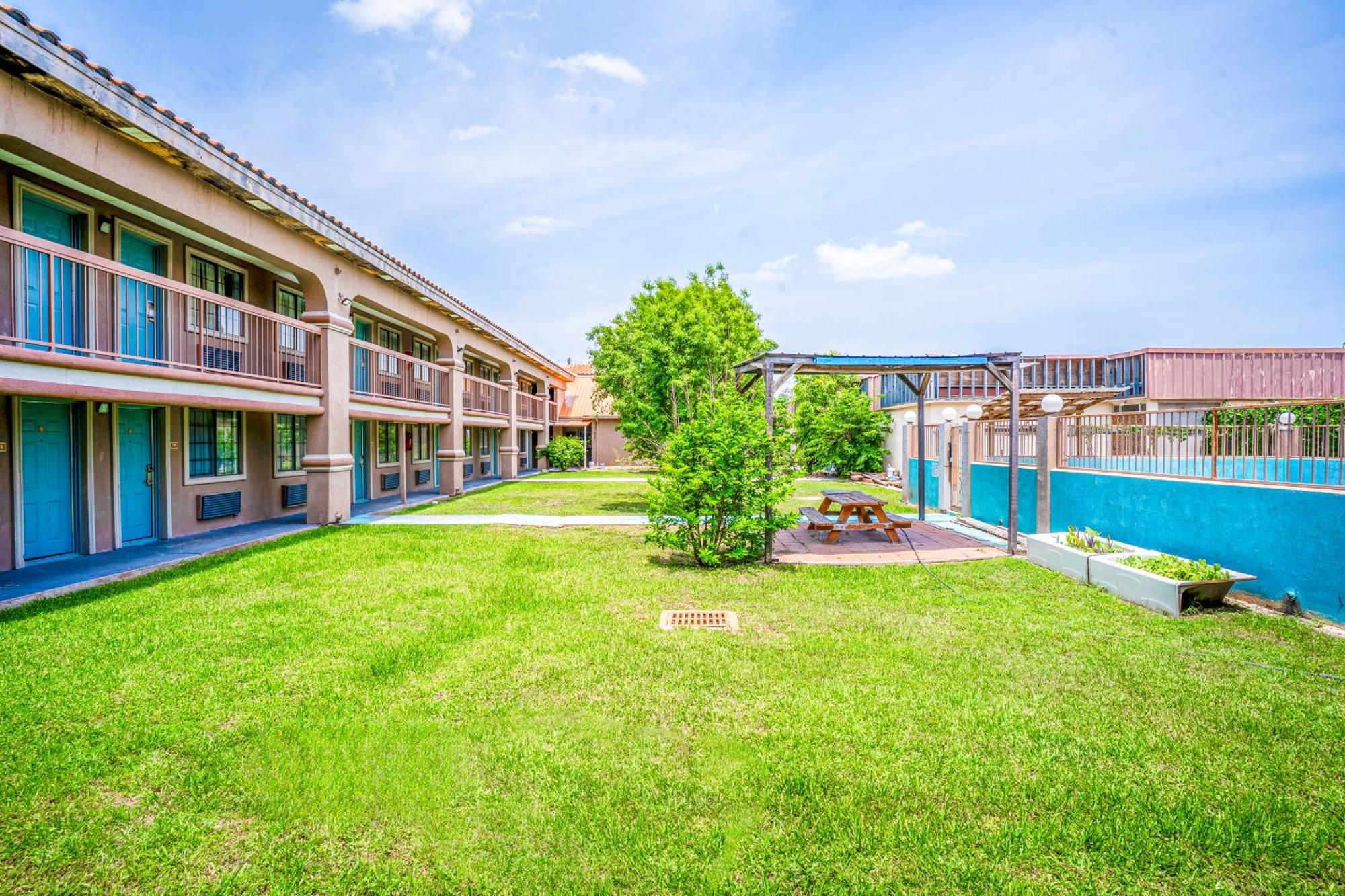 Plaza Inn&Suites Harlingen Esterno foto