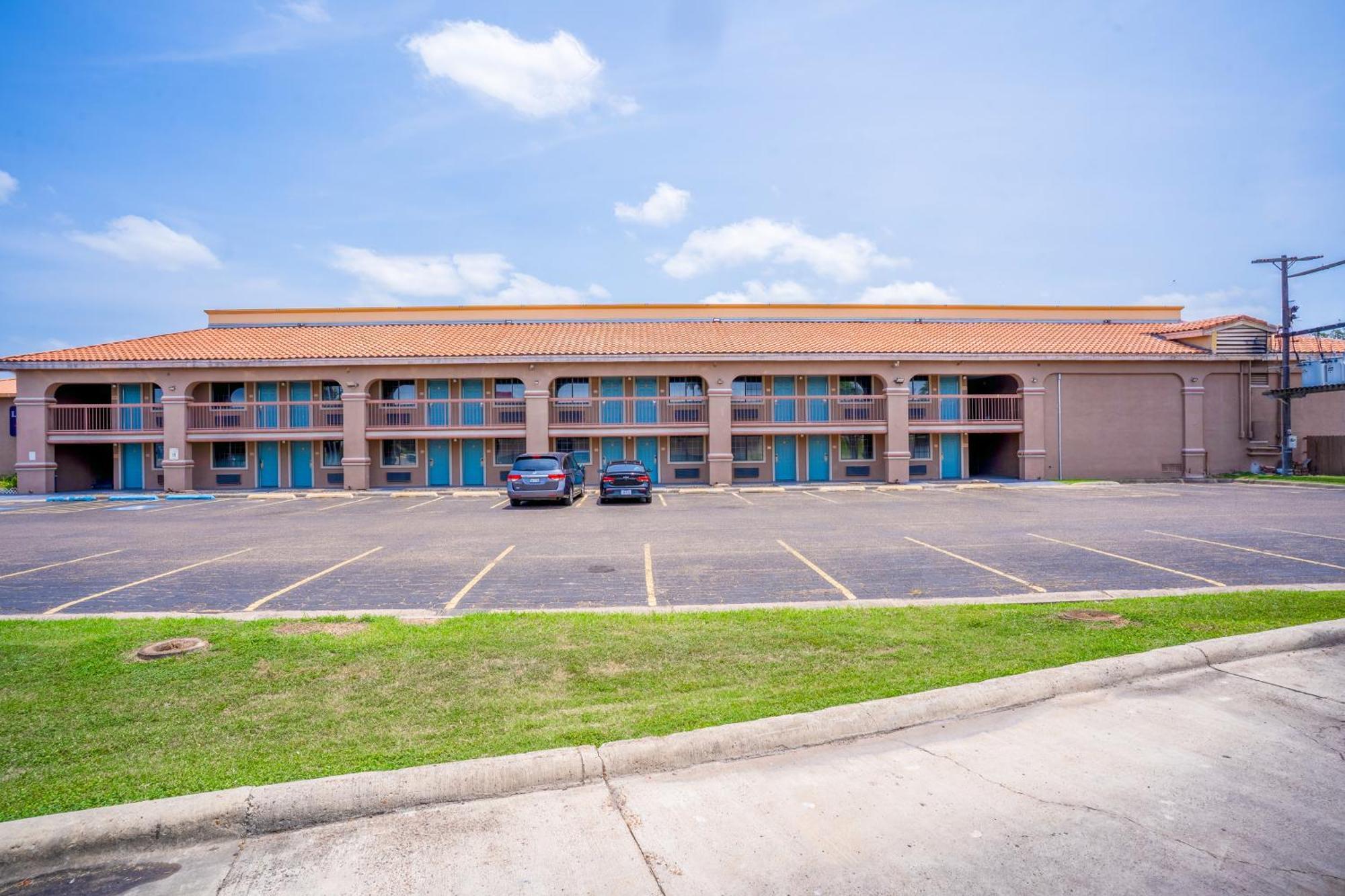 Plaza Inn&Suites Harlingen Esterno foto